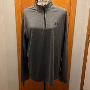 Under Armor Women's heat gear loose  in gray